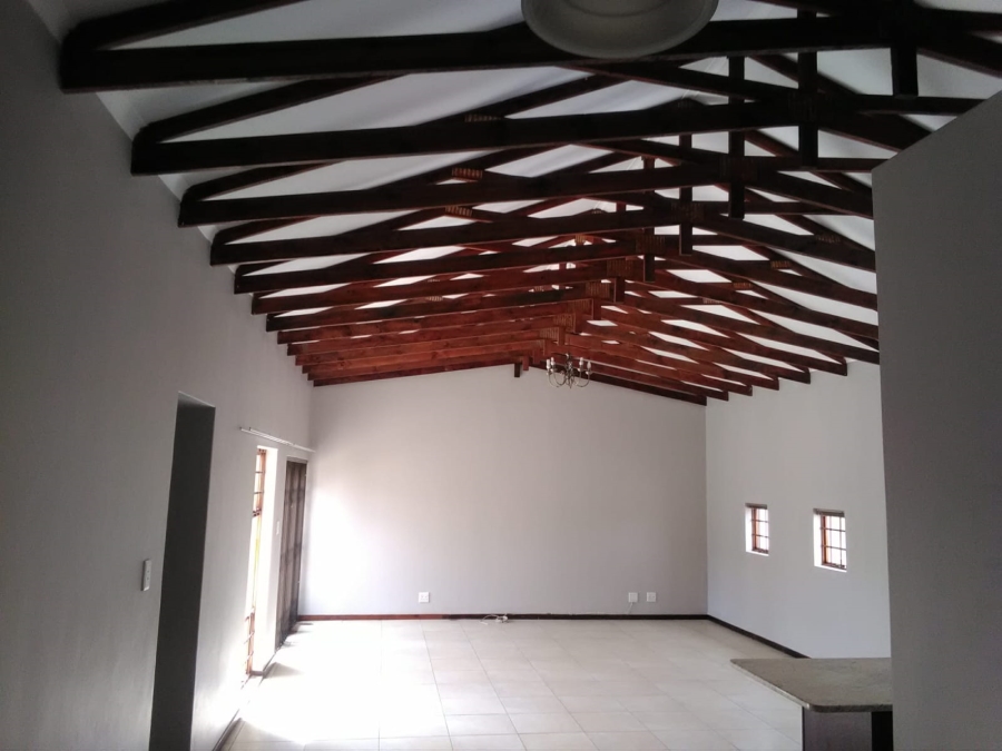 To Let 3 Bedroom Property for Rent in Hillside Free State